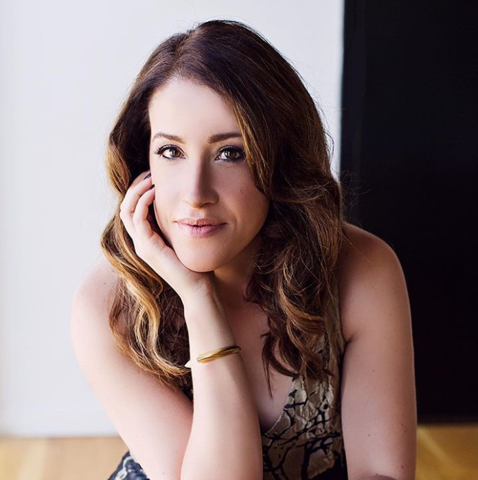 nicole headshot insta-3